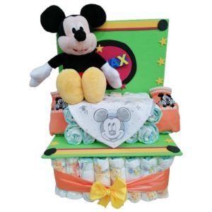 tarta de pañales cuadrada disney mickey con babero y calcetin mickey